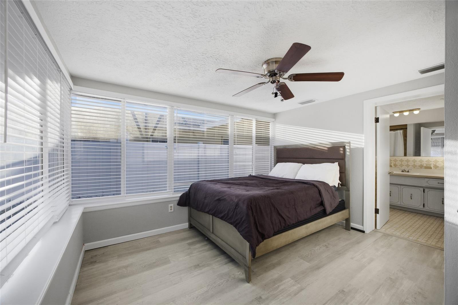 Image 23 of 35 For 3928 Rudder Way