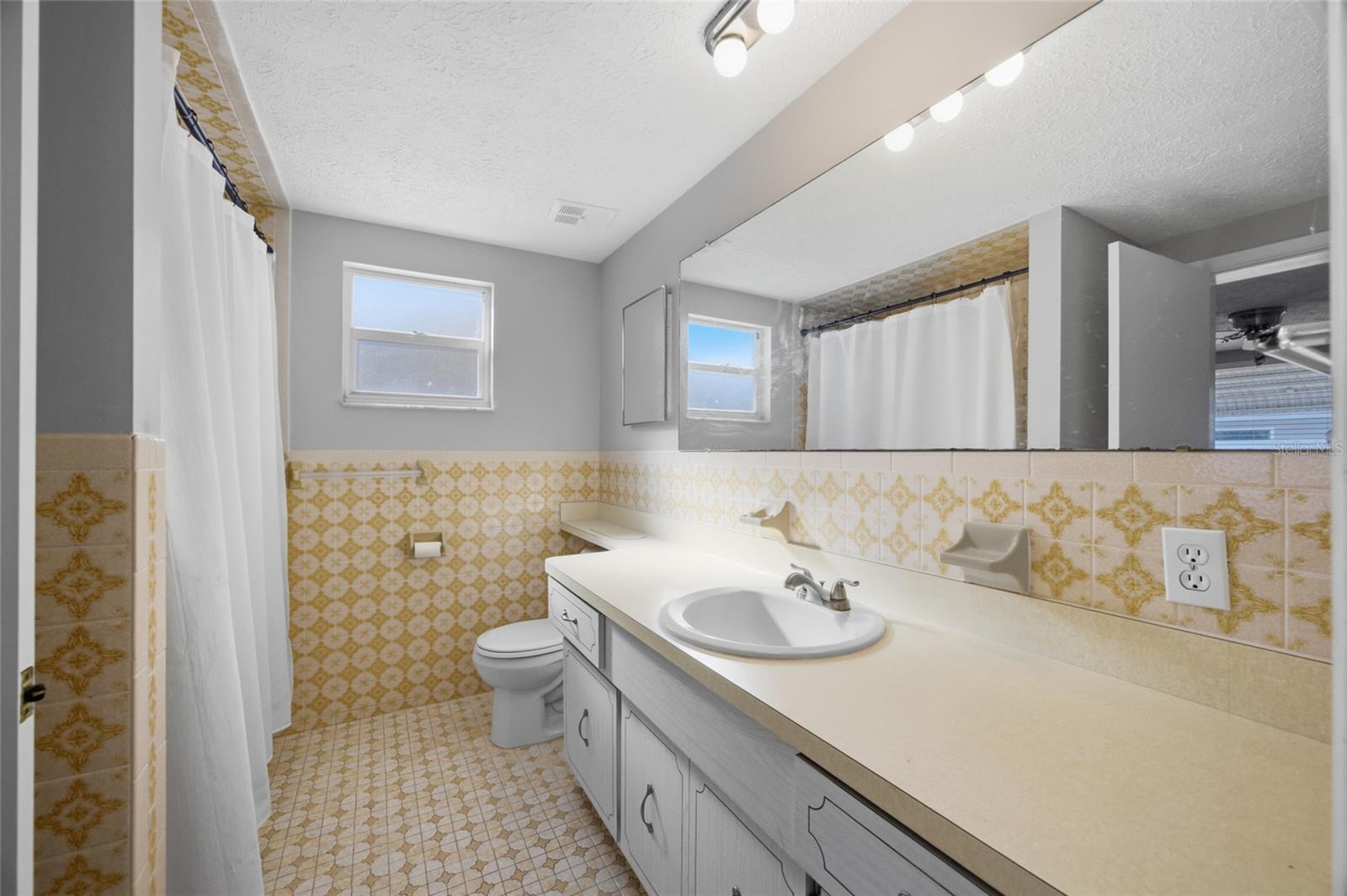 Image 25 of 35 For 3928 Rudder Way