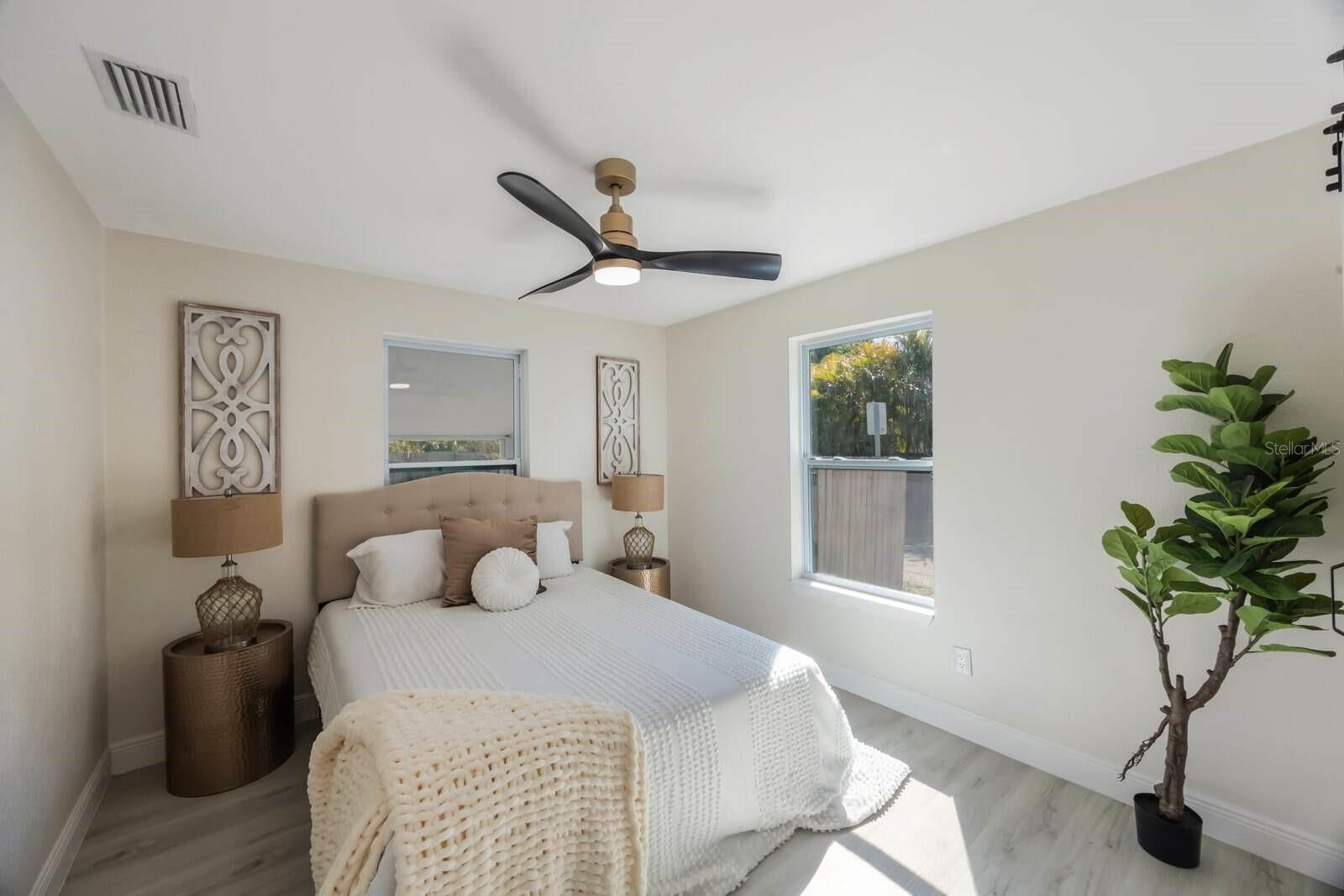 Image 18 of 32 For 1160 36th Avenue N