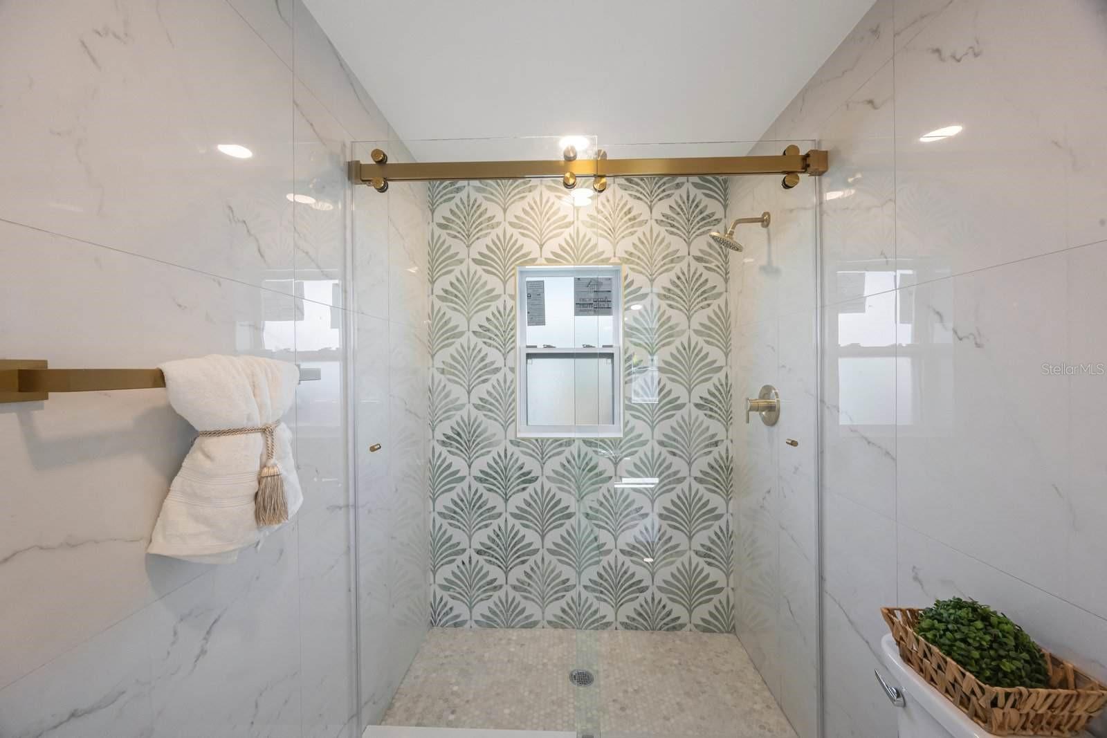 Image 22 of 32 For 1160 36th Avenue N