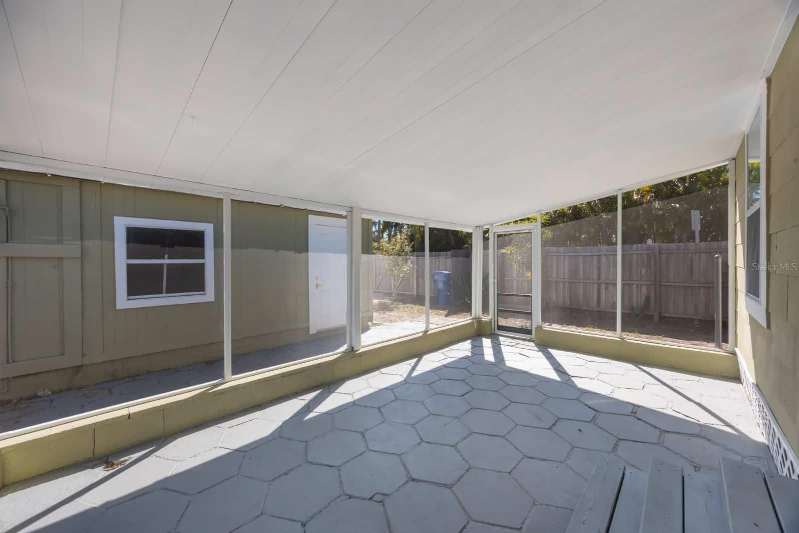 Image 28 of 32 For 1160 36th Avenue N