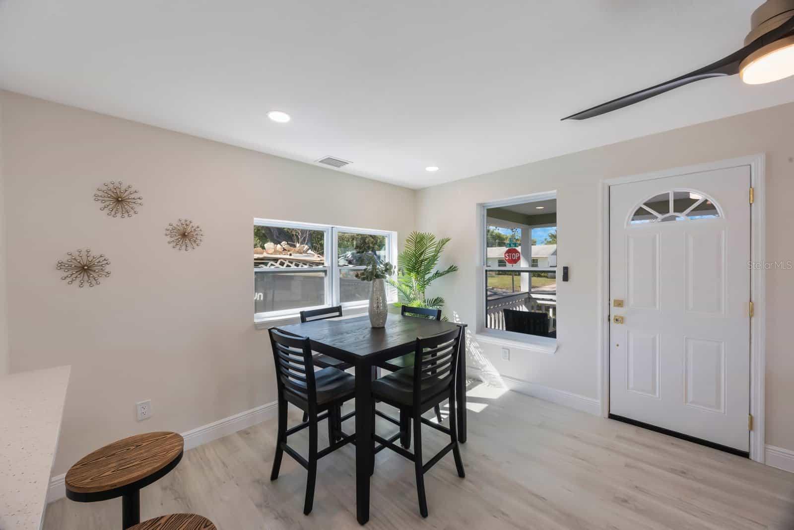 Image 5 of 32 For 1160 36th Avenue N