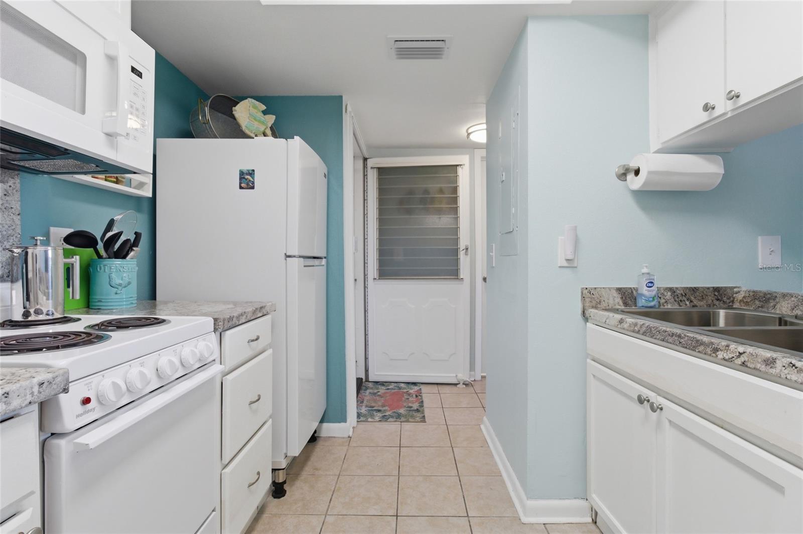 Image 20 of 53 For 2621 Cove Cay Drive 805