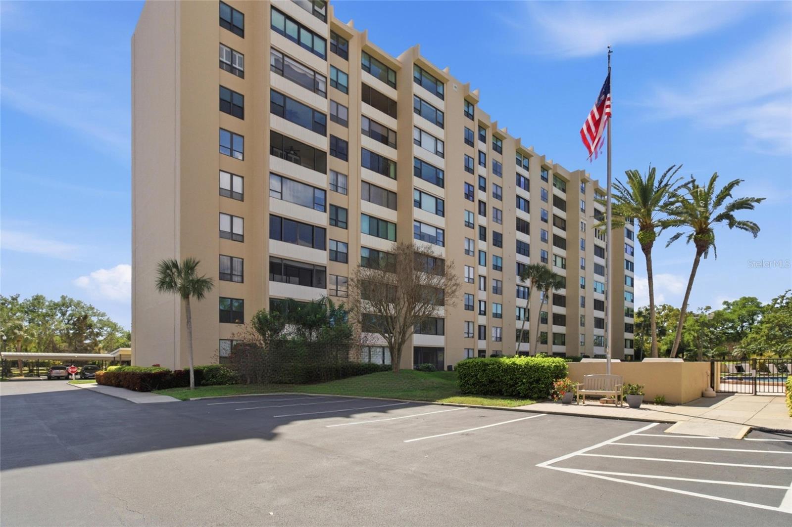 Image 45 of 53 For 2621 Cove Cay Drive 805