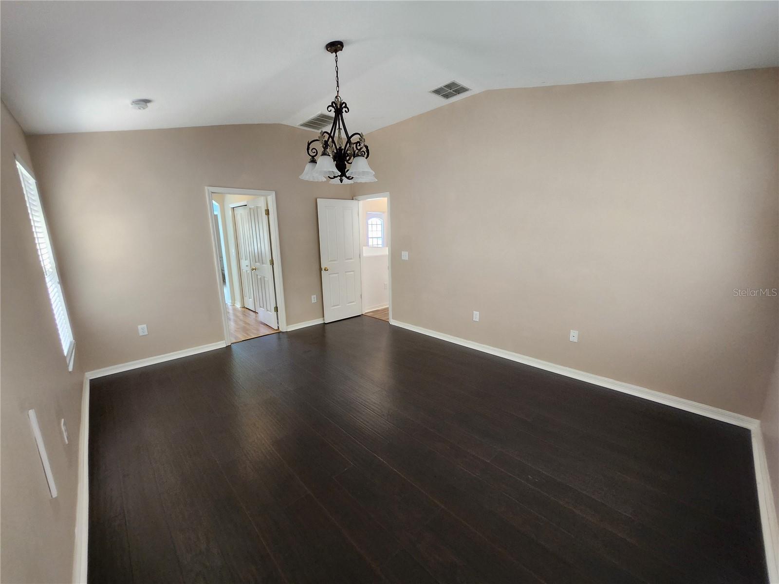 Image 29 of 32 For 3913 Roswell Place