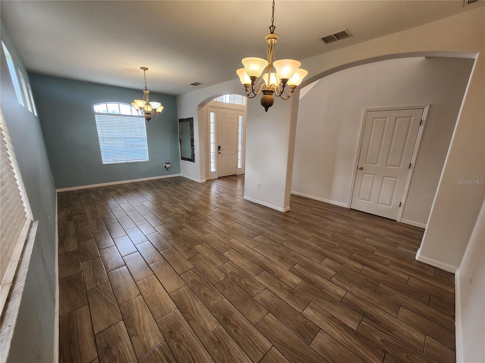 Image 7 of 32 For 3913 Roswell Place