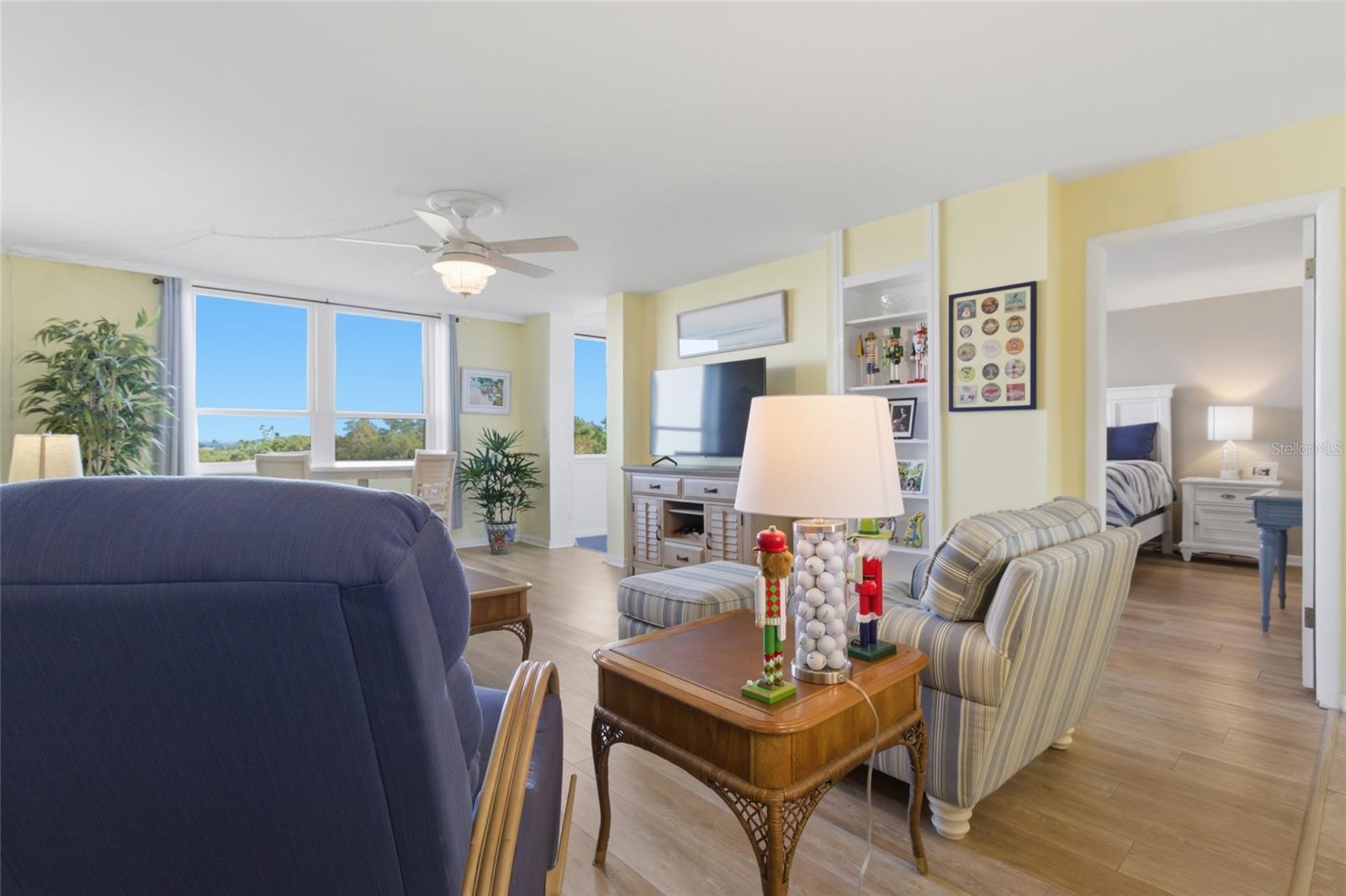 Image 11 of 52 For 2616 Cove Cay Drive 502