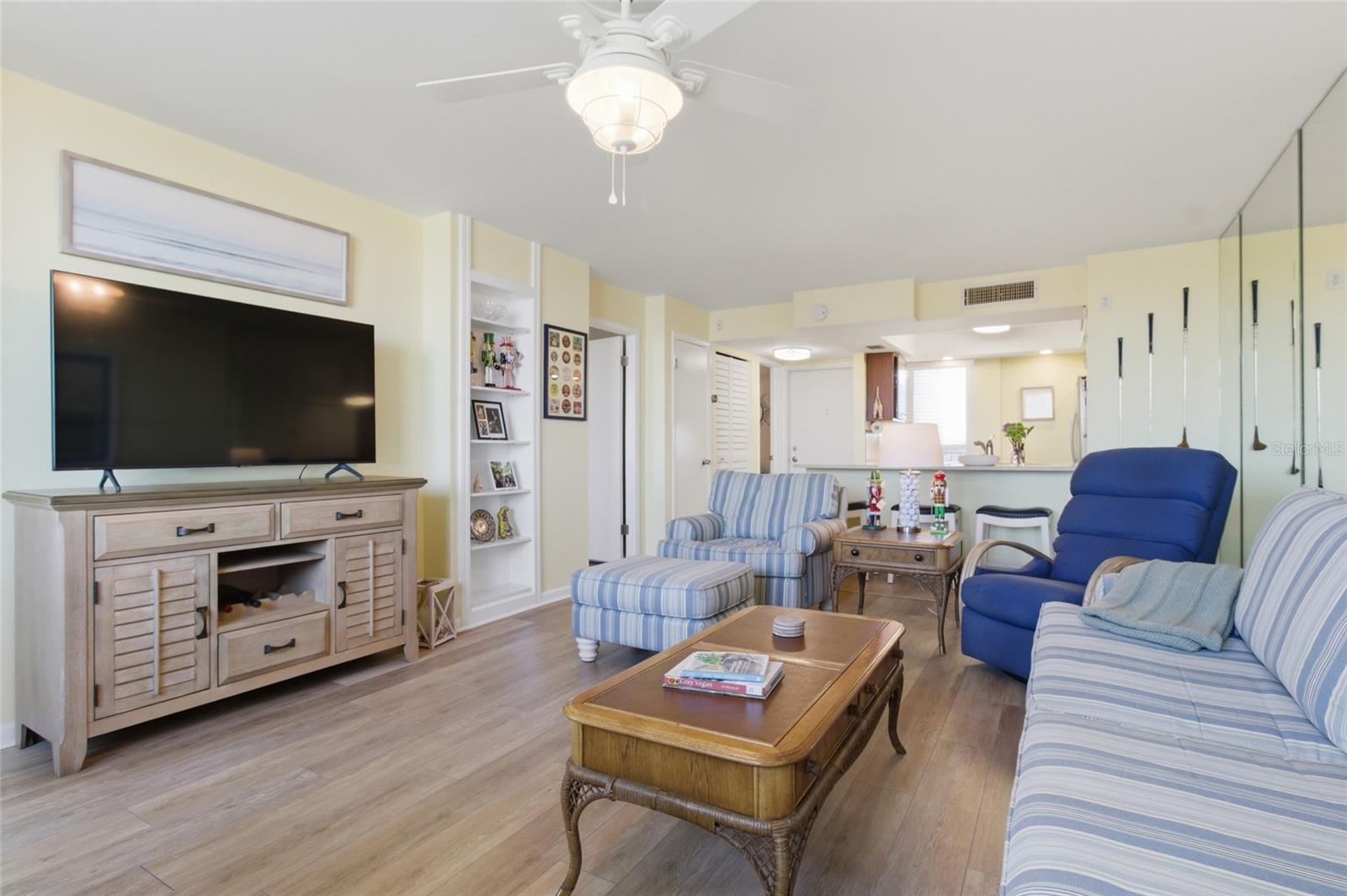 Image 19 of 52 For 2616 Cove Cay Drive 502