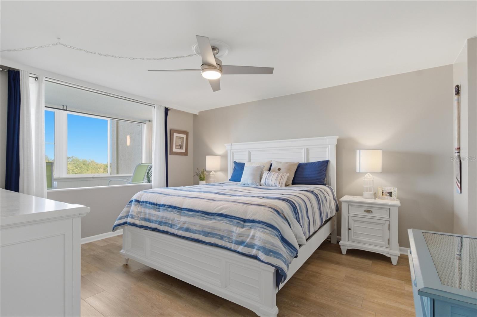 Image 22 of 52 For 2616 Cove Cay Drive 502