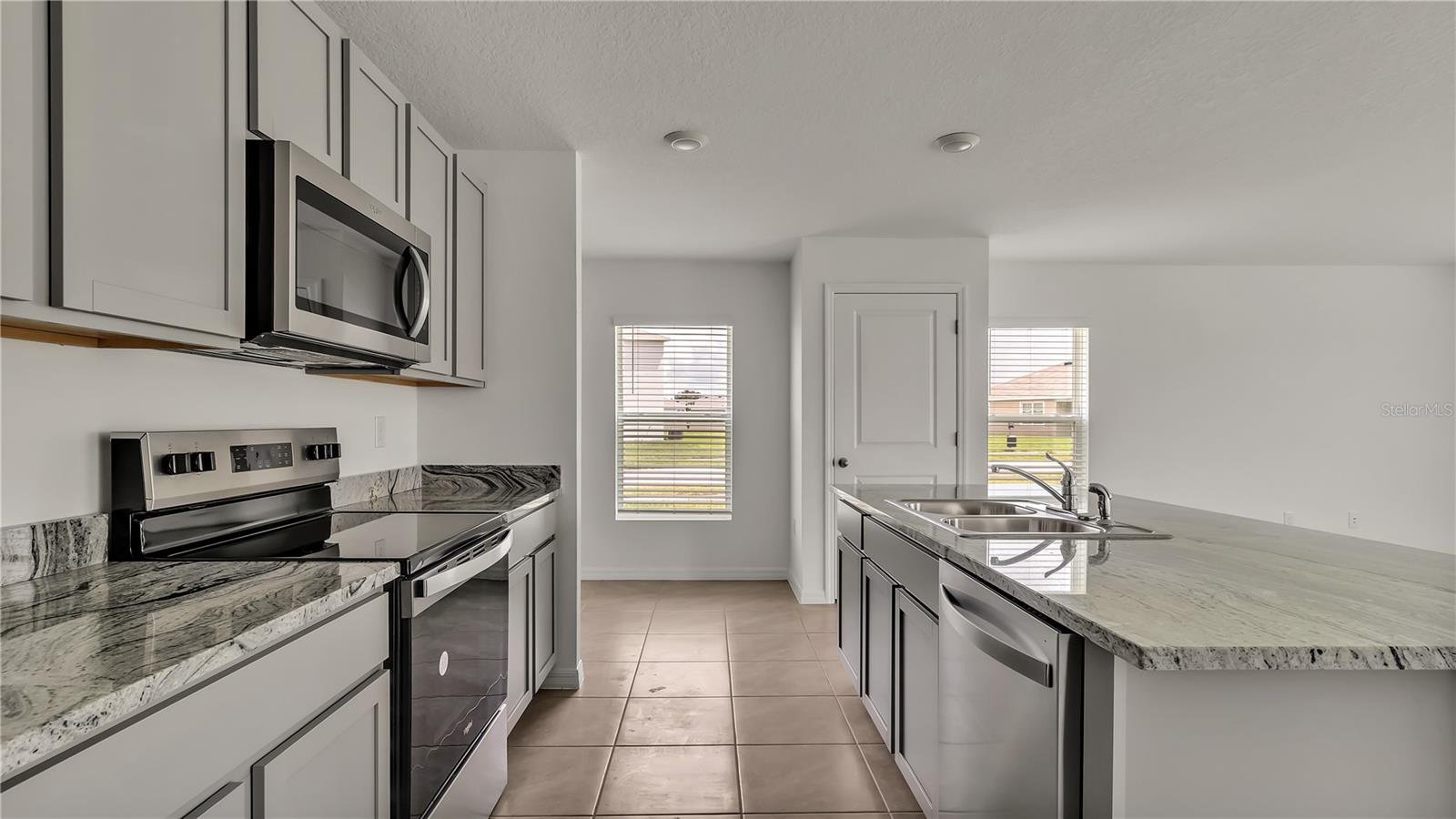 Image 14 of 42 For 16651 Mosaic Oar Drive