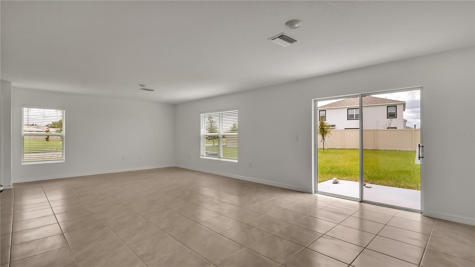 Image 17 of 42 For 16651 Mosaic Oar Drive