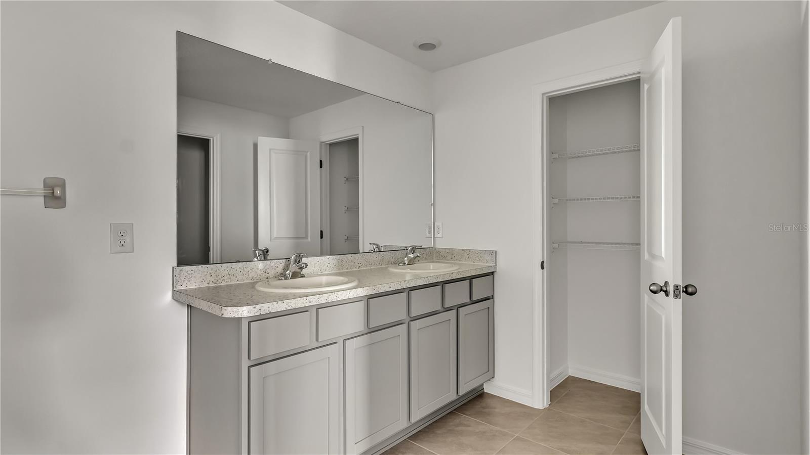 Image 28 of 42 For 16651 Mosaic Oar Drive