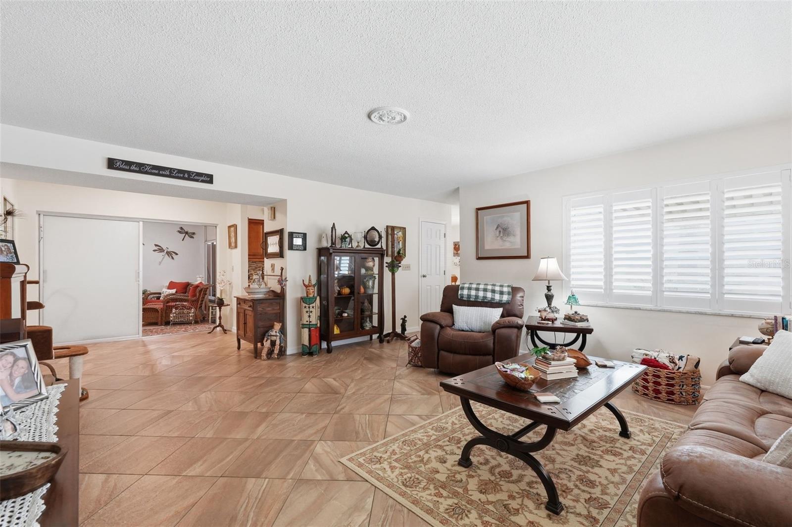 Image 5 of 20 For 250 Rosery Road Nw 351