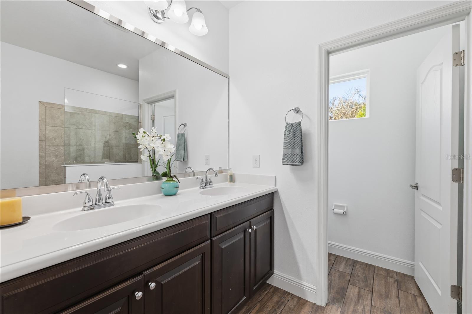 Image 11 of 36 For 16804 Myrtle Hill Lane