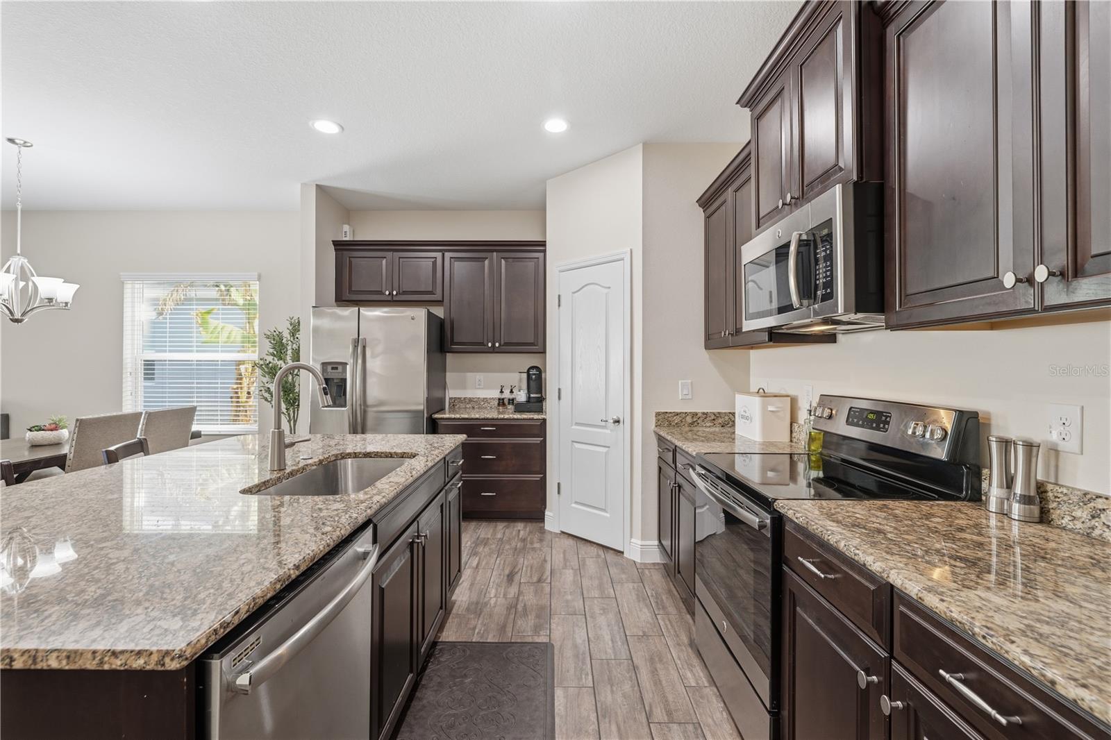 Image 5 of 36 For 16804 Myrtle Hill Lane