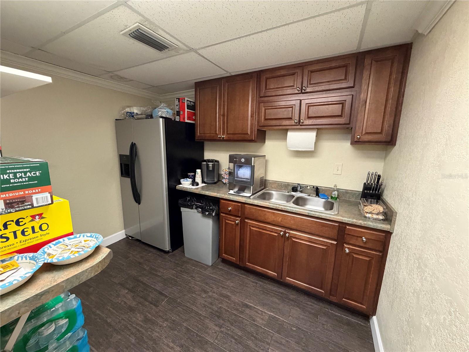 Image 7 of 18 For 1302 Busch Boulevard