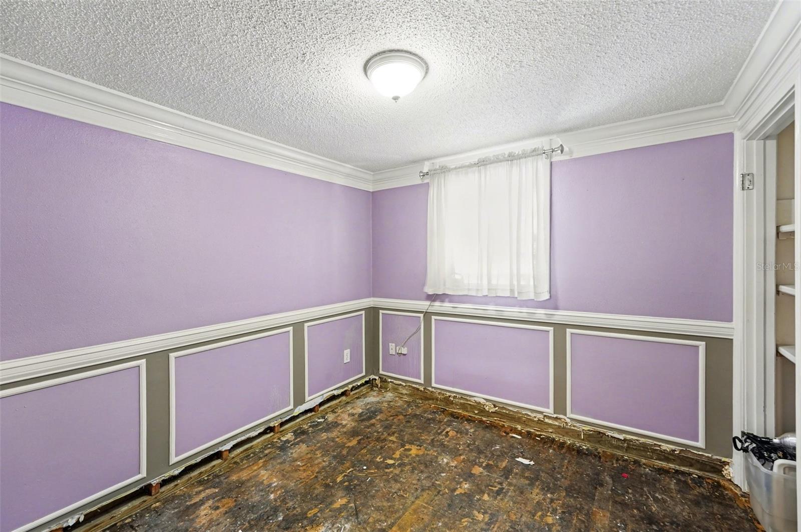 Image 16 of 32 For 202 Arlington Avenue E