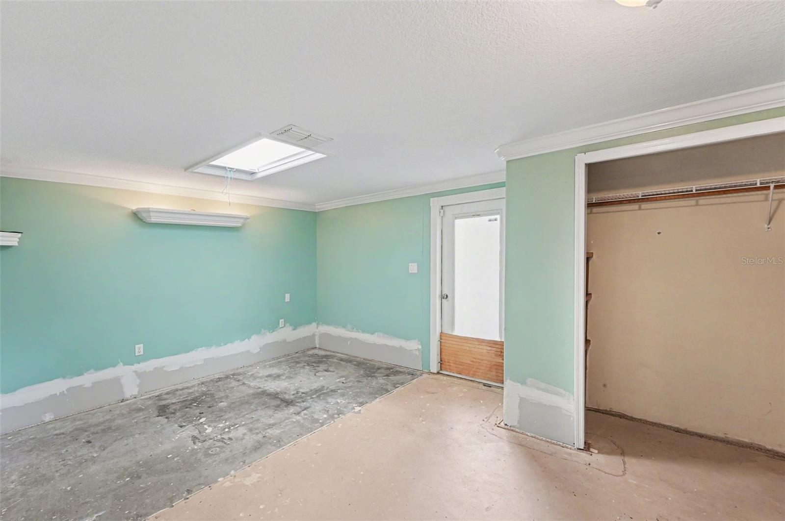 Image 19 of 32 For 202 Arlington Avenue E