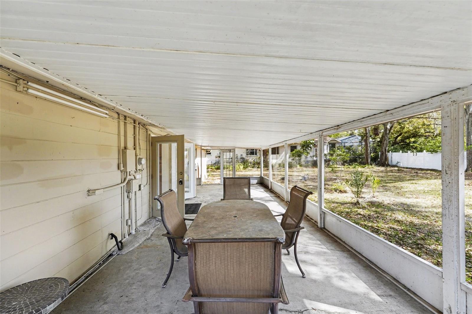 Image 22 of 32 For 202 Arlington Avenue E