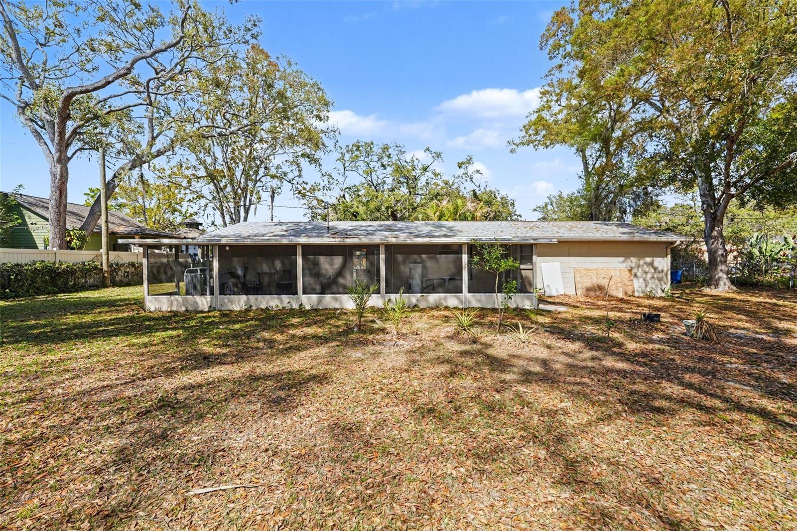 Image 26 of 32 For 202 Arlington Avenue E