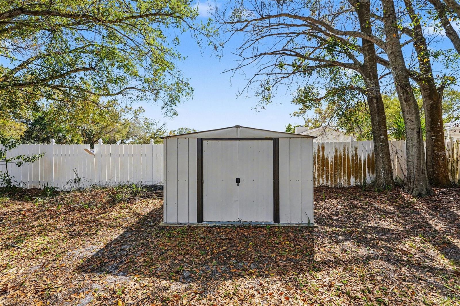 Image 28 of 32 For 202 Arlington Avenue E