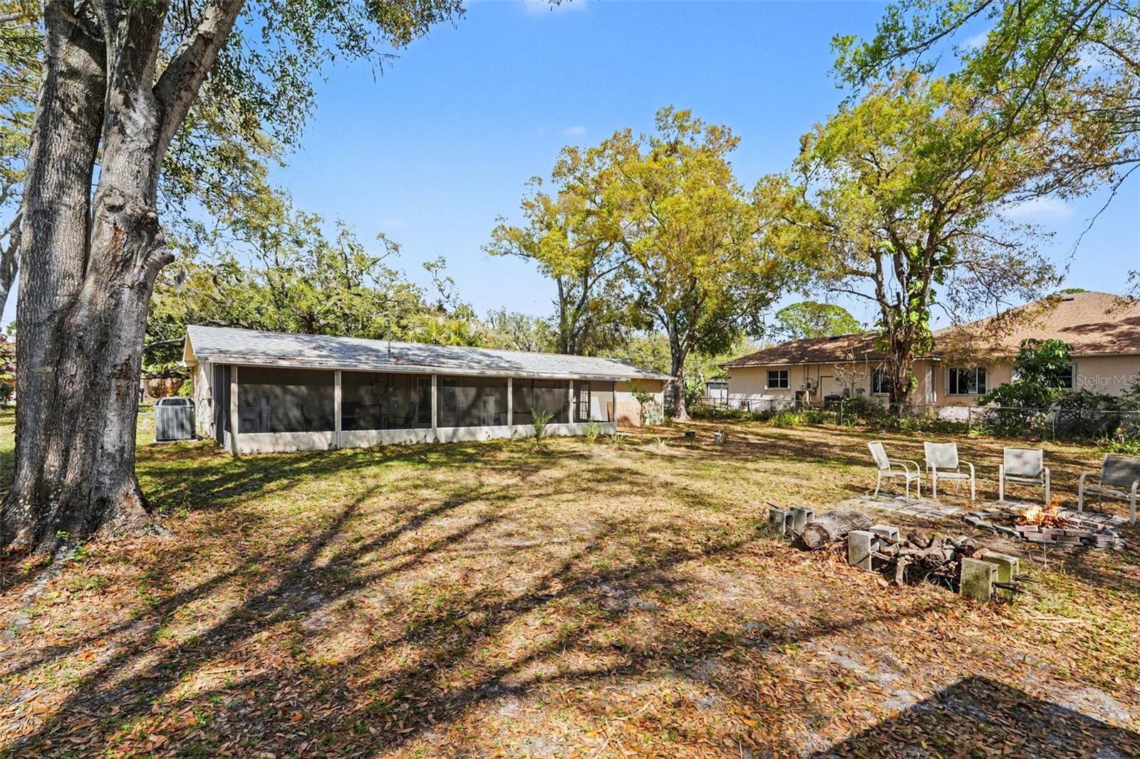 Image 29 of 32 For 202 Arlington Avenue E