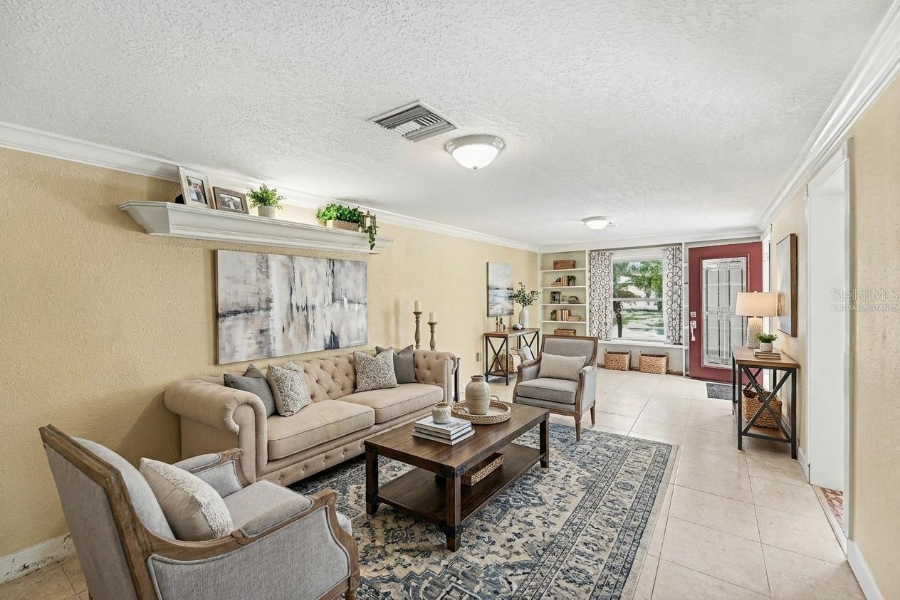 Image 4 of 32 For 202 Arlington Avenue E