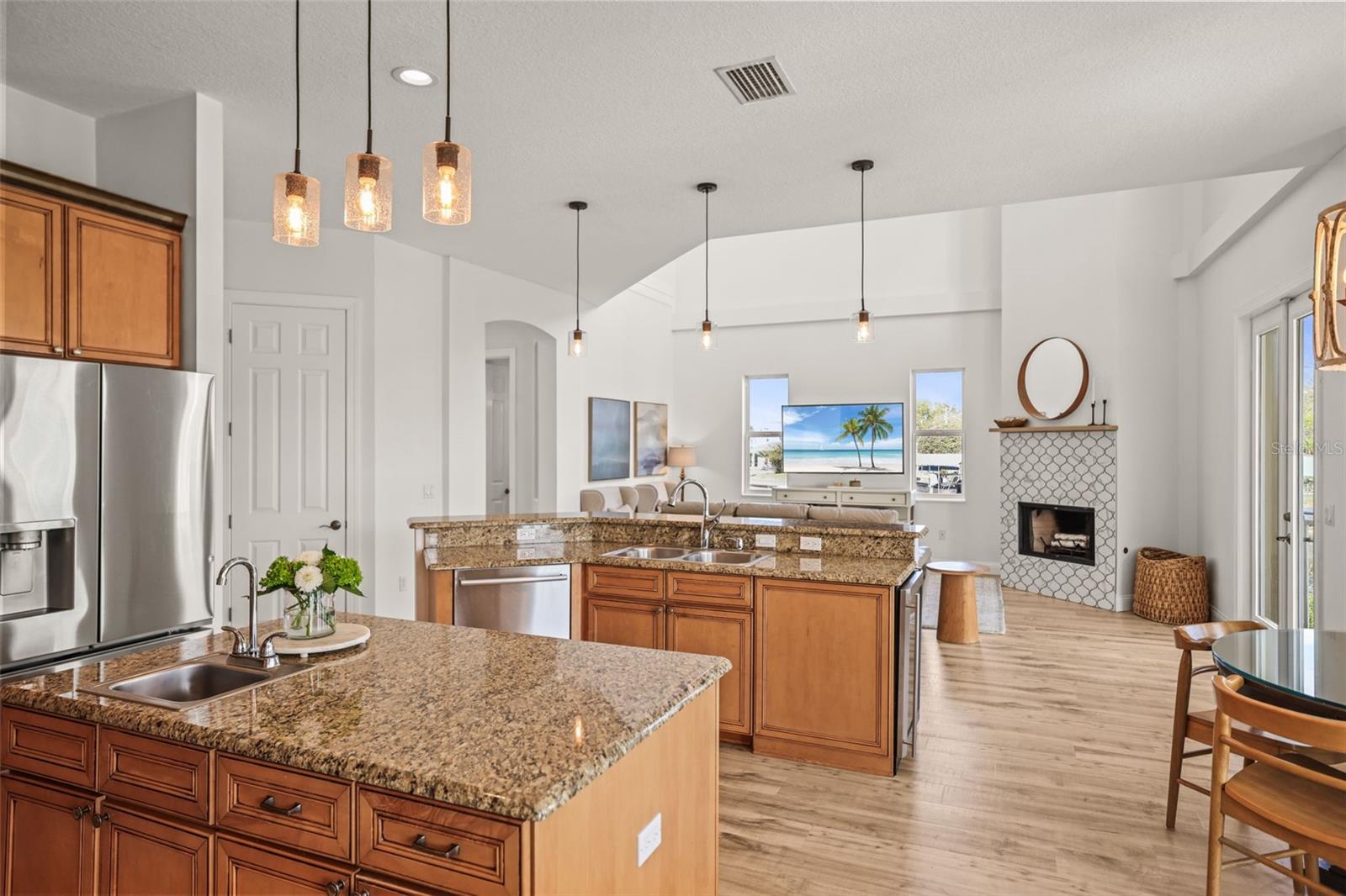 Image 17 of 81 For 207 Manatee Lane