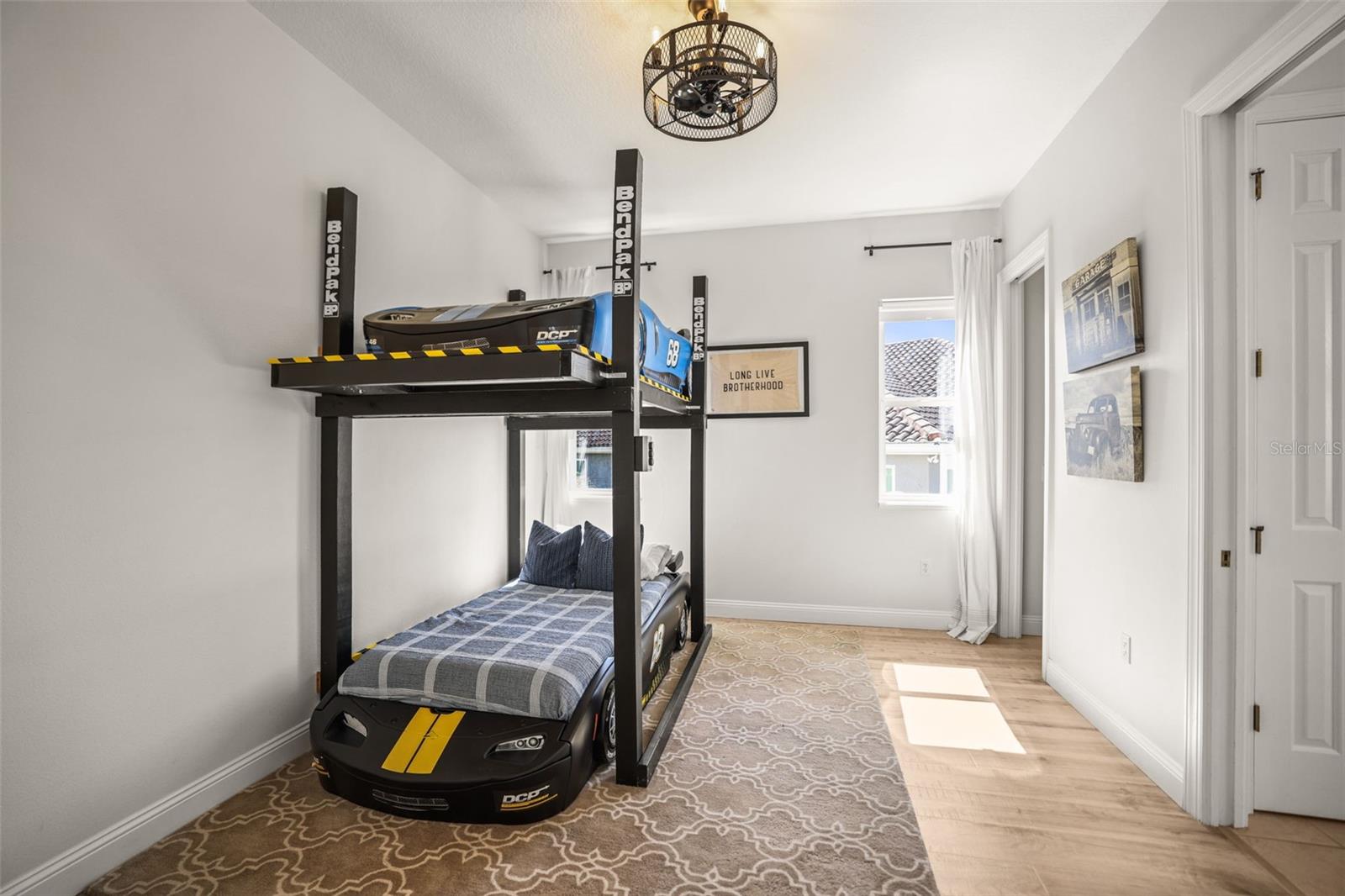 Image 43 of 81 For 207 Manatee Lane