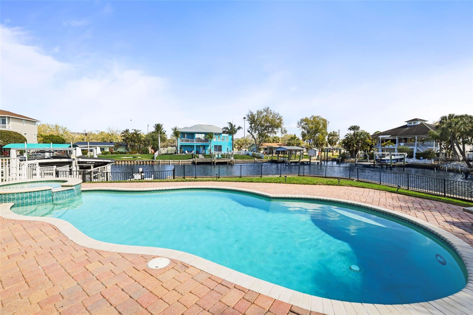 Image 9 of 81 For 207 Manatee Lane