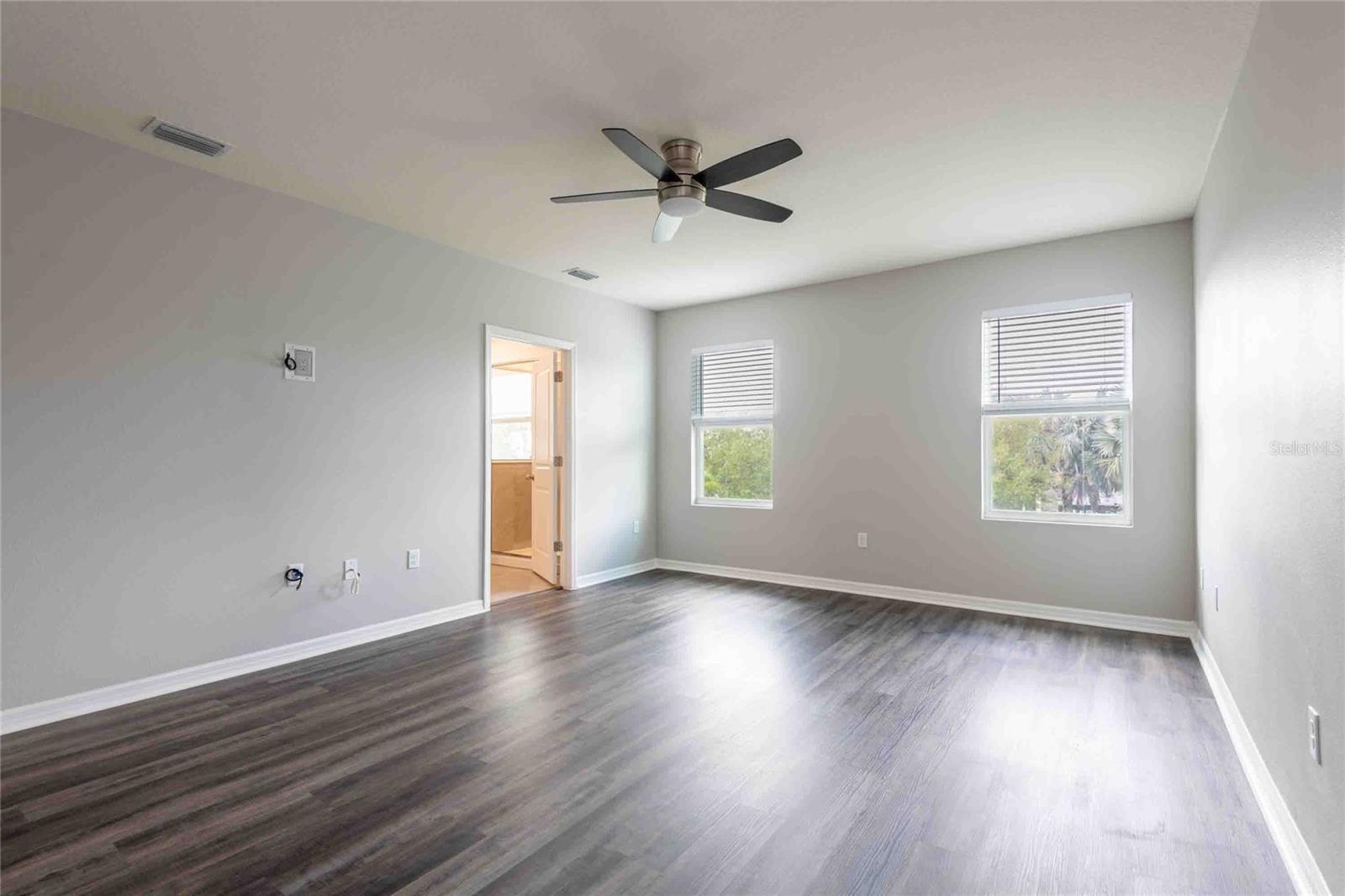 Image 31 of 47 For 16620 Mooner Plank Circle