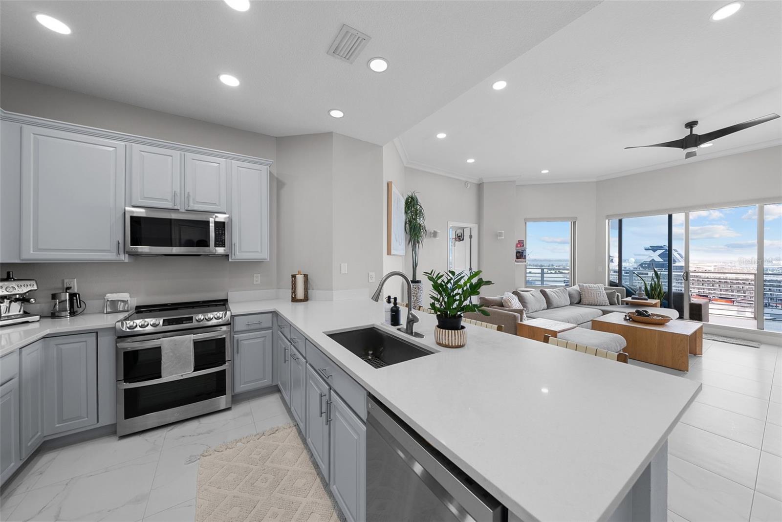 Image 16 of 34 For 449 12th Street 1402