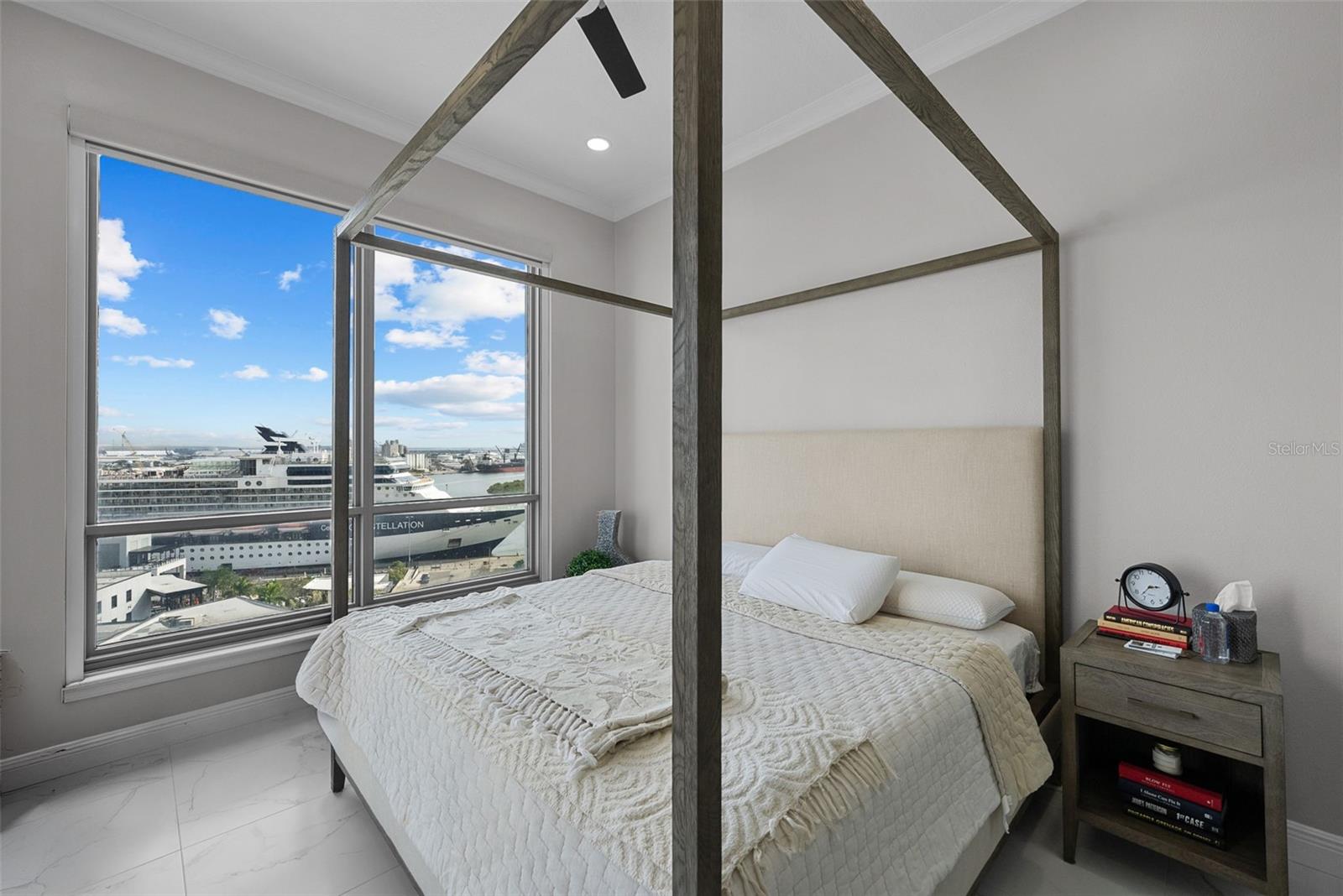 Image 19 of 34 For 449 12th Street 1402