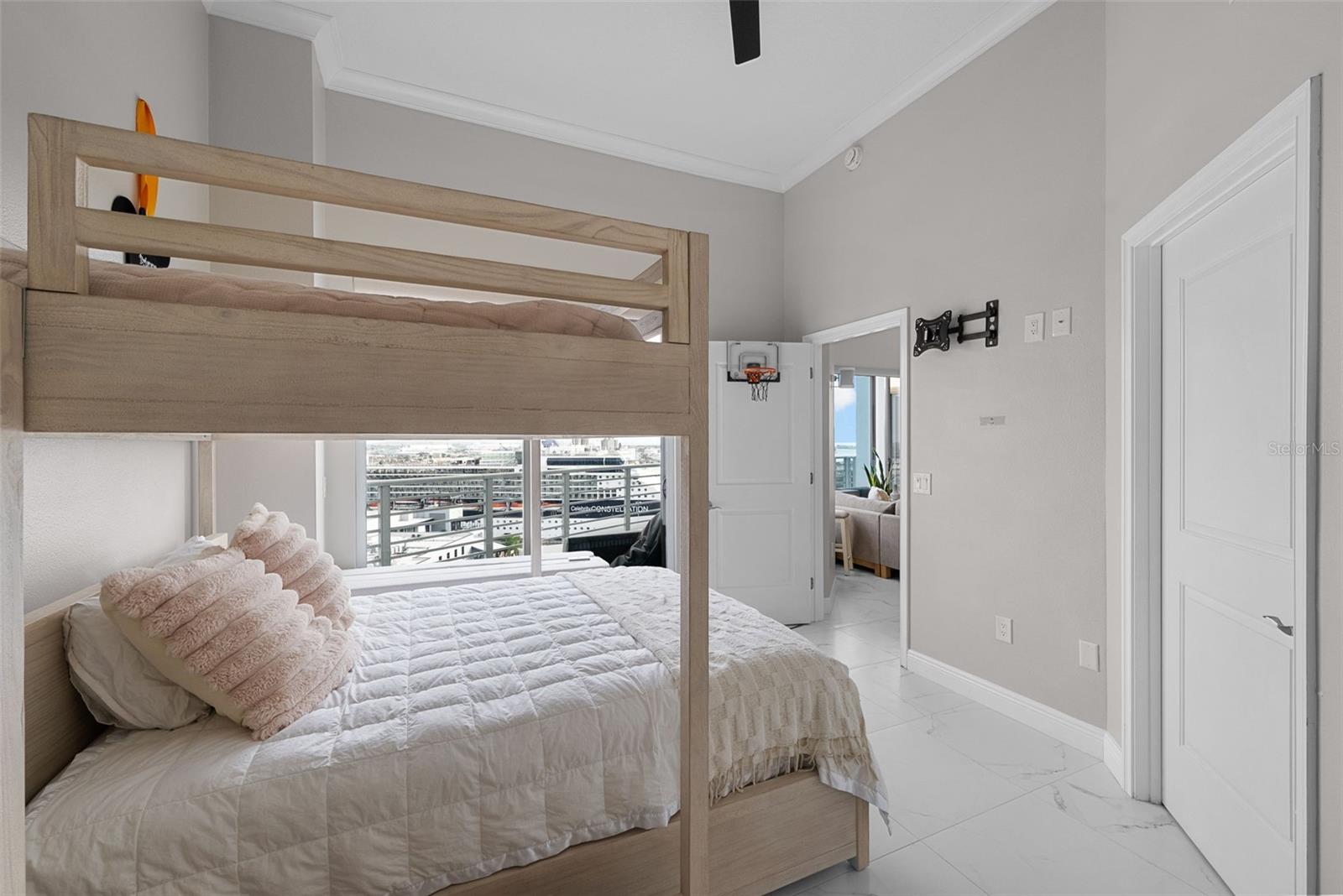 Image 25 of 34 For 449 12th Street 1402