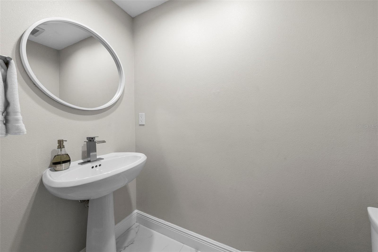 Image 27 of 34 For 449 12th Street 1402