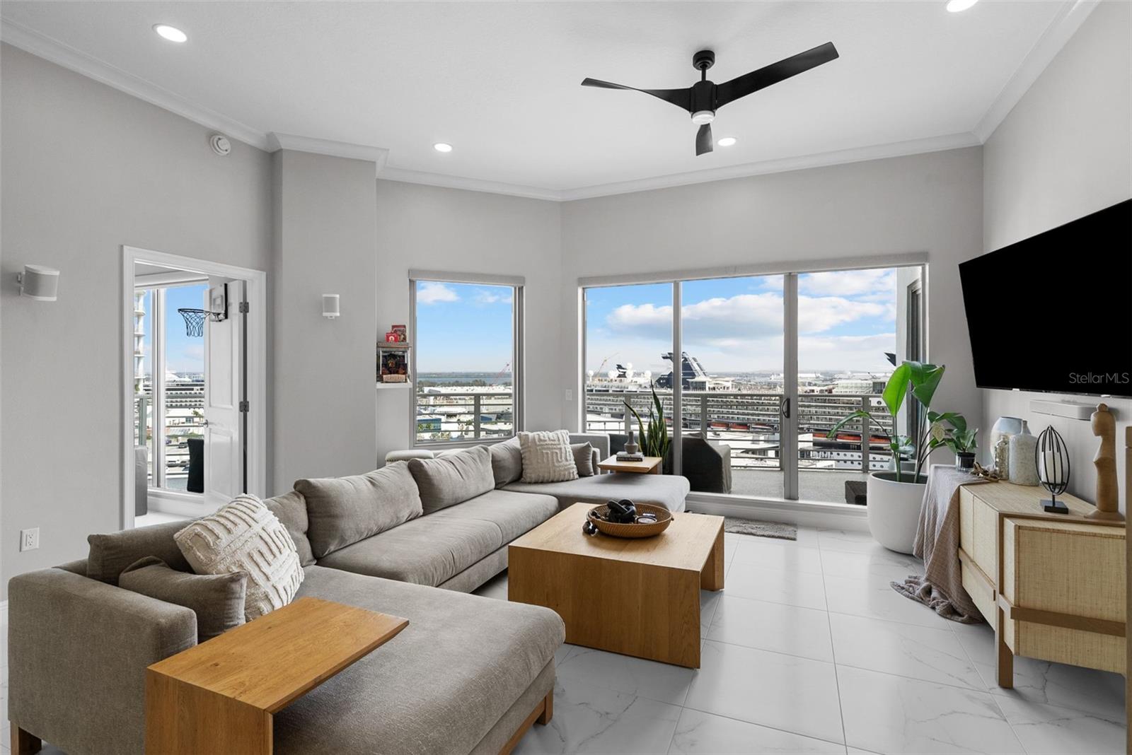 Image 5 of 34 For 449 12th Street 1402