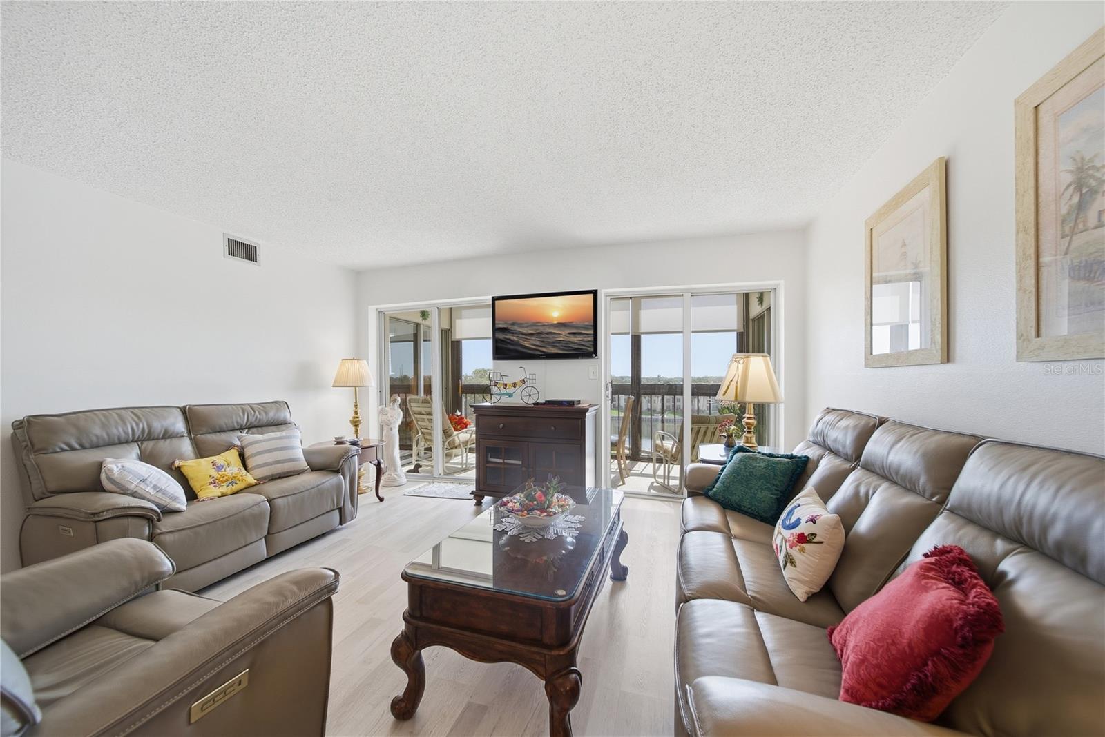 Image 11 of 31 For 19029 Us Highway 19 N 9-401