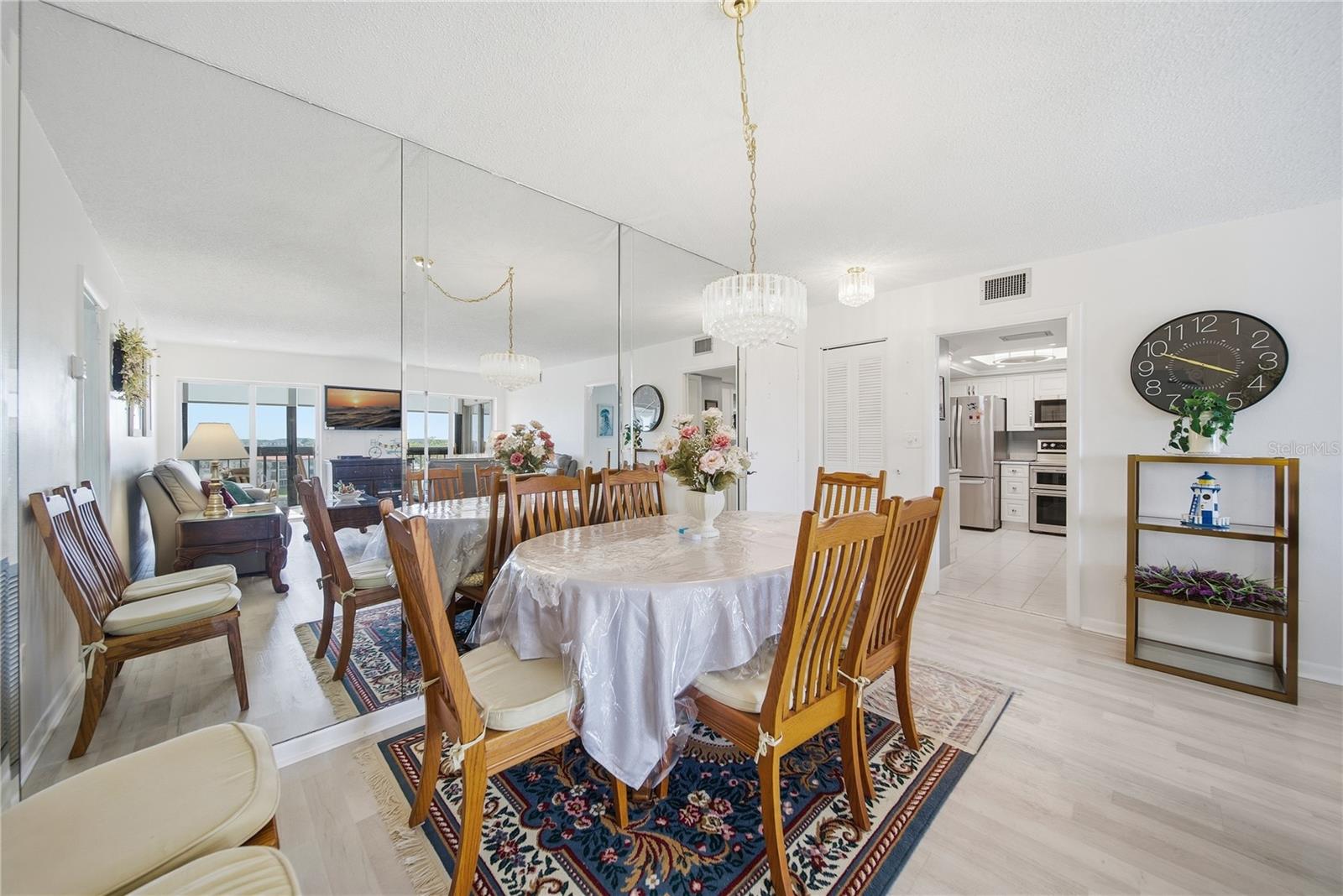 Image 17 of 31 For 19029 Us Highway 19 N 9-401