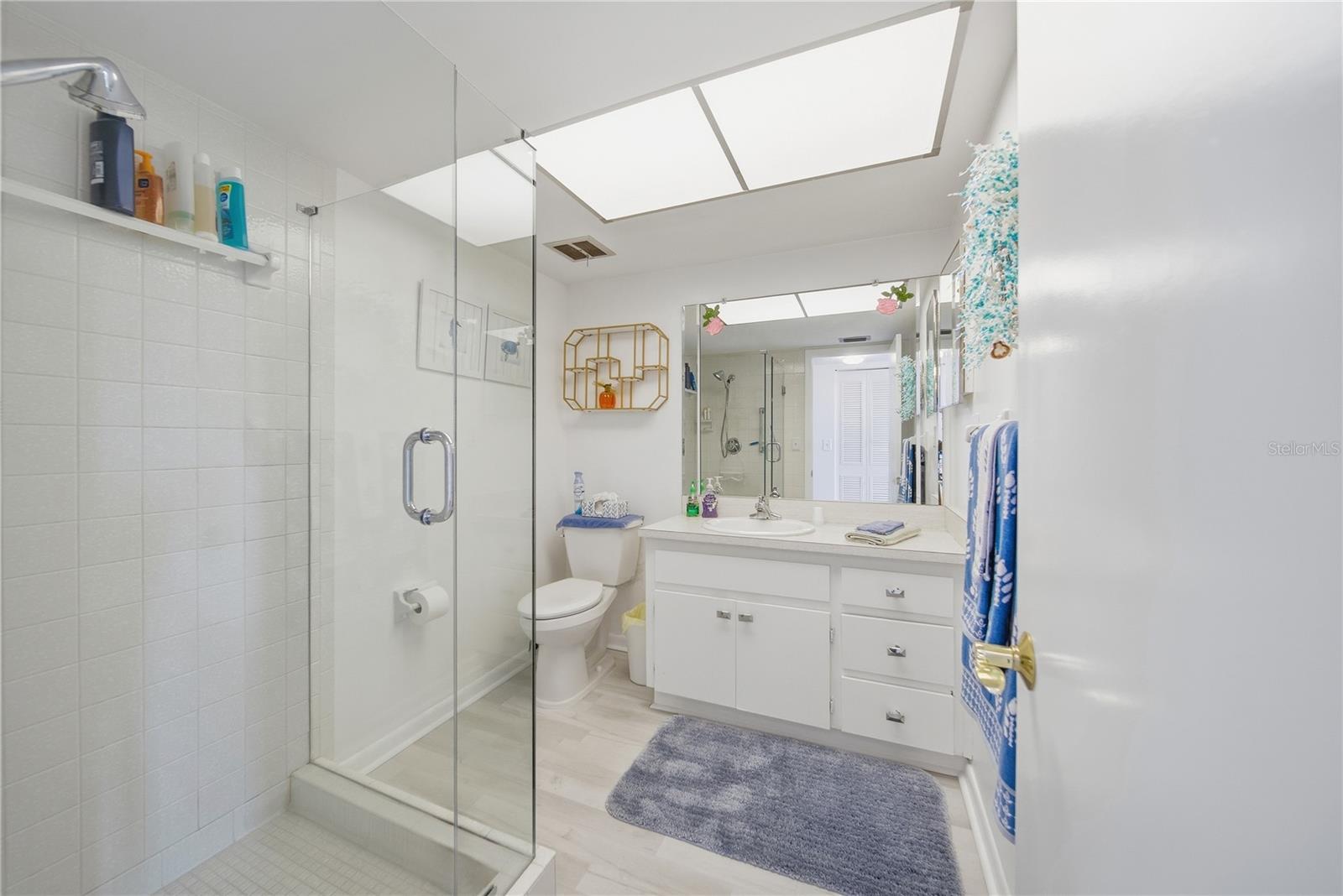 Image 29 of 31 For 19029 Us Highway 19 N 9-401