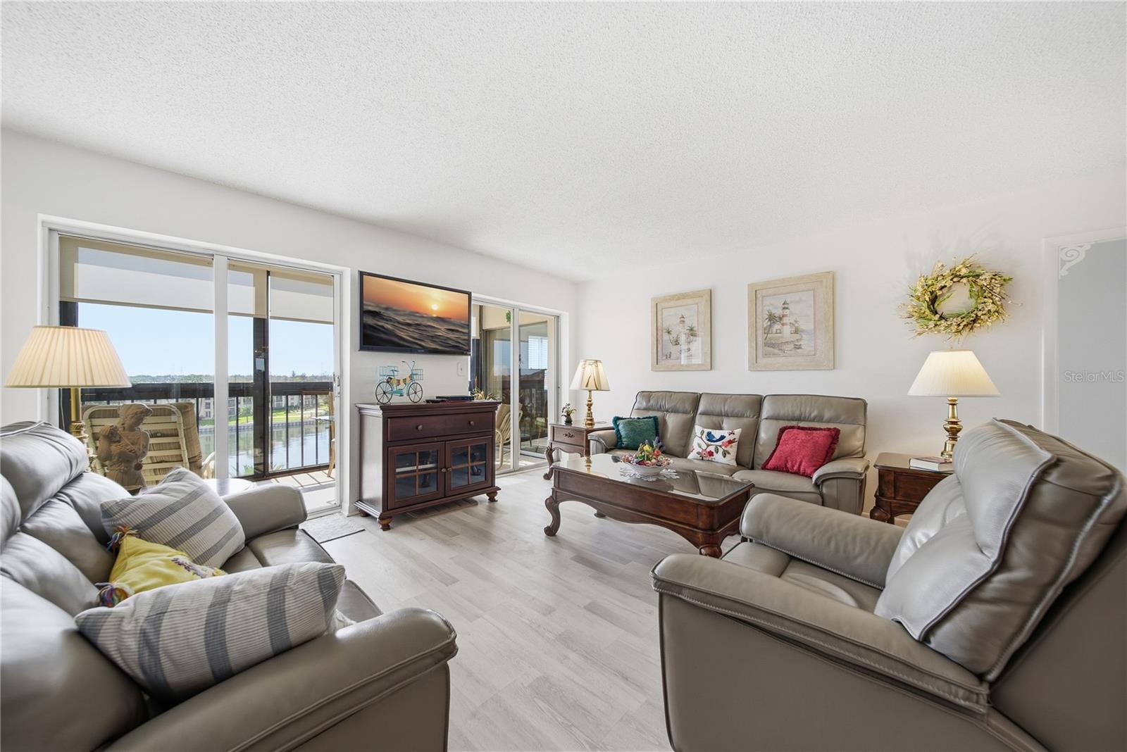 Image 7 of 31 For 19029 Us Highway 19 N 9-401