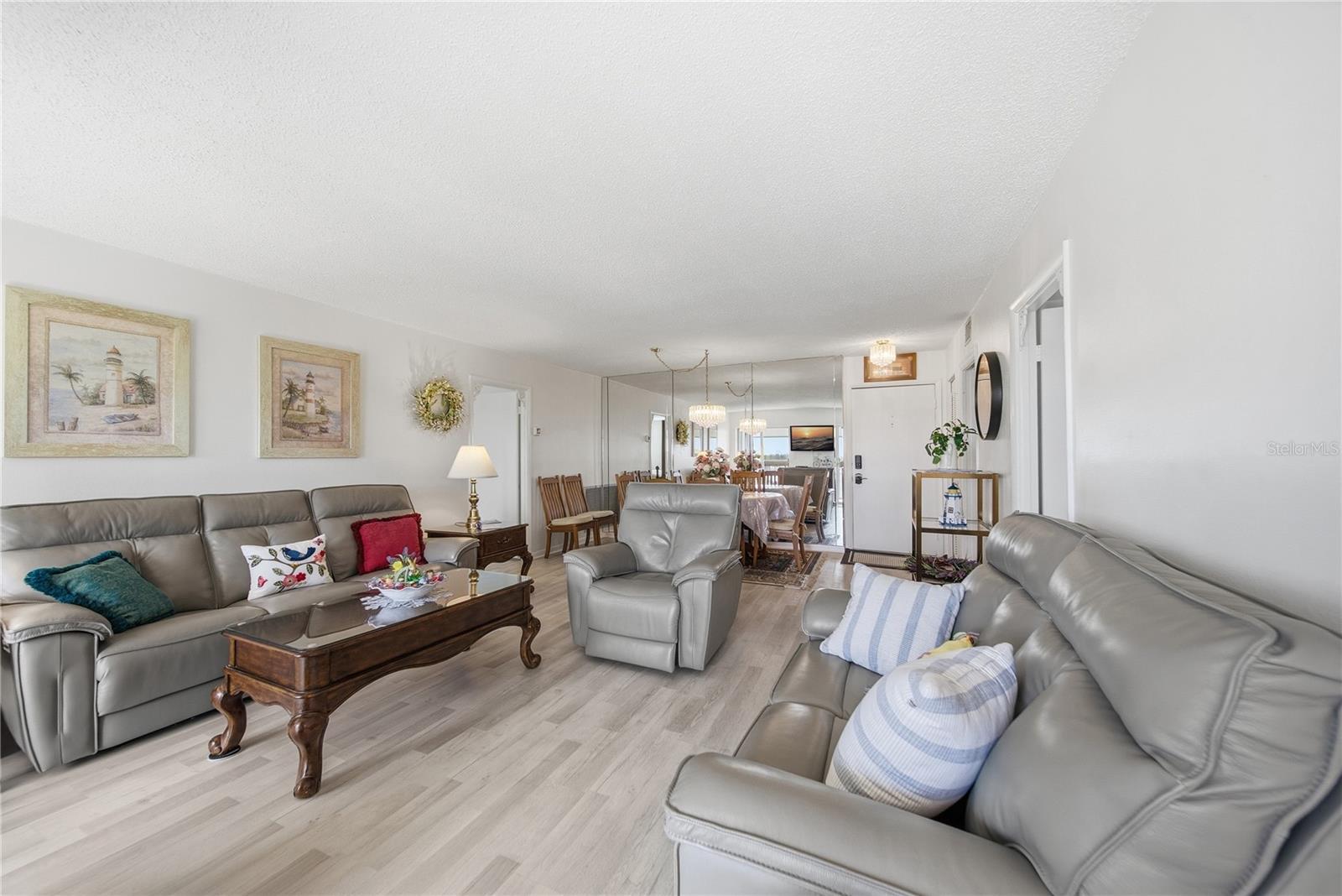 Image 8 of 31 For 19029 Us Highway 19 N 9-401