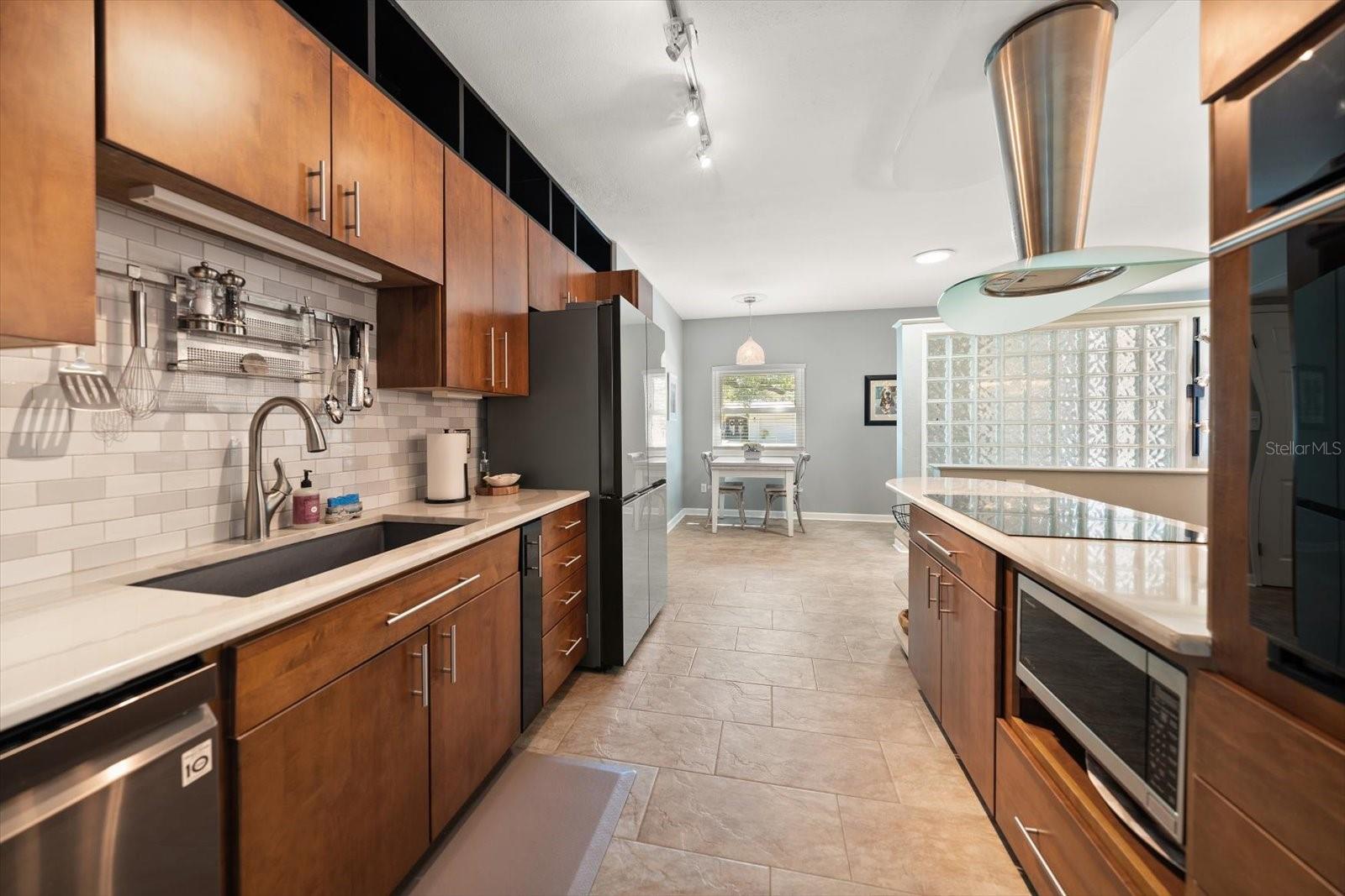 Image 11 of 57 For 210 Live Oak Lane