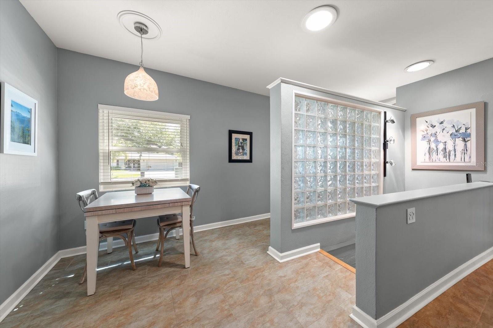 Image 18 of 57 For 210 Live Oak Lane