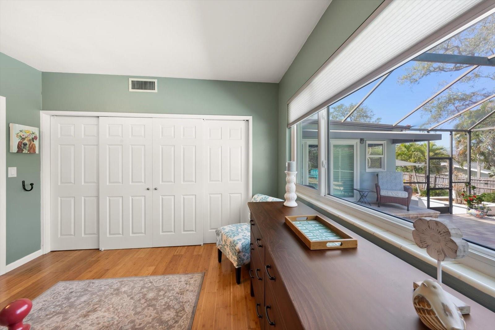 Image 25 of 57 For 210 Live Oak Lane