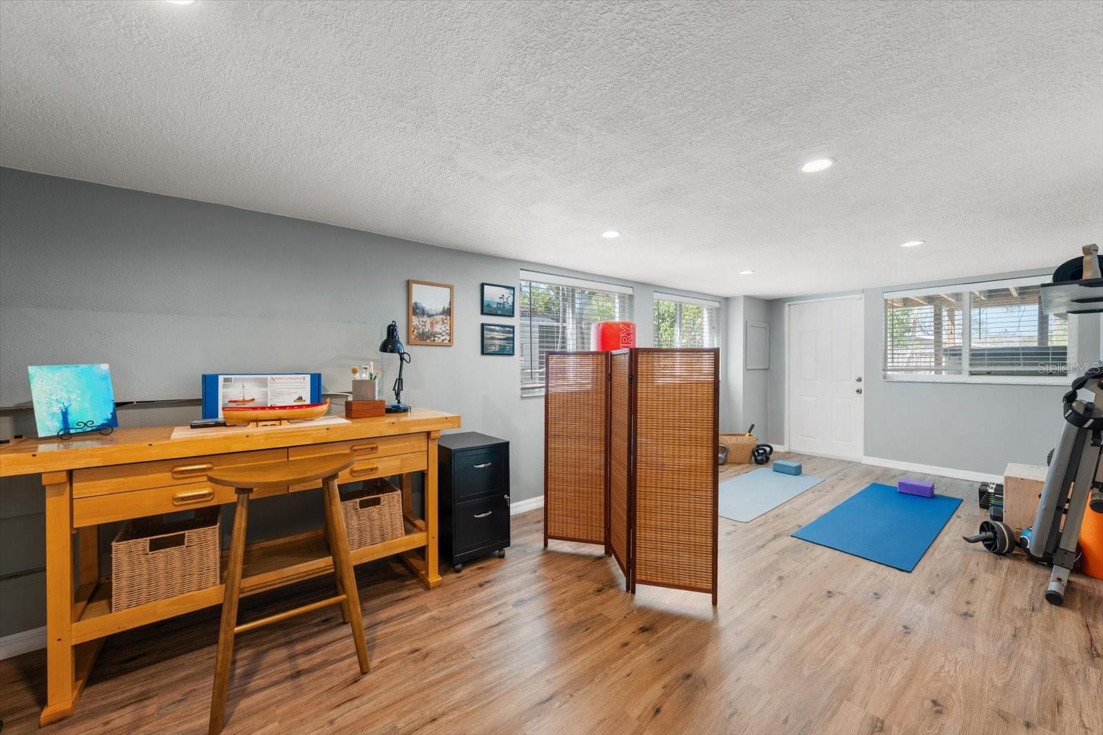 Image 30 of 57 For 210 Live Oak Lane