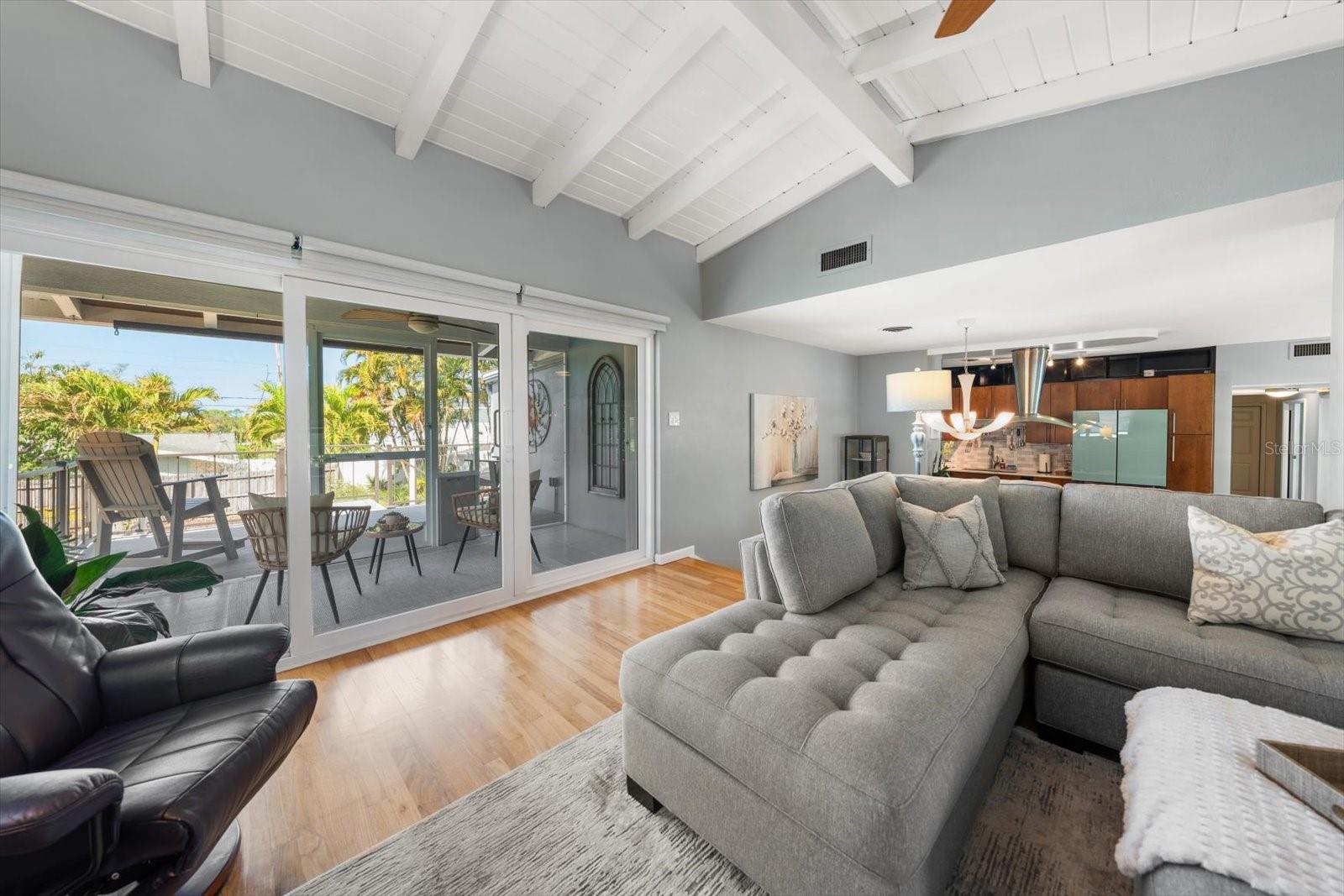 Image 8 of 57 For 210 Live Oak Lane