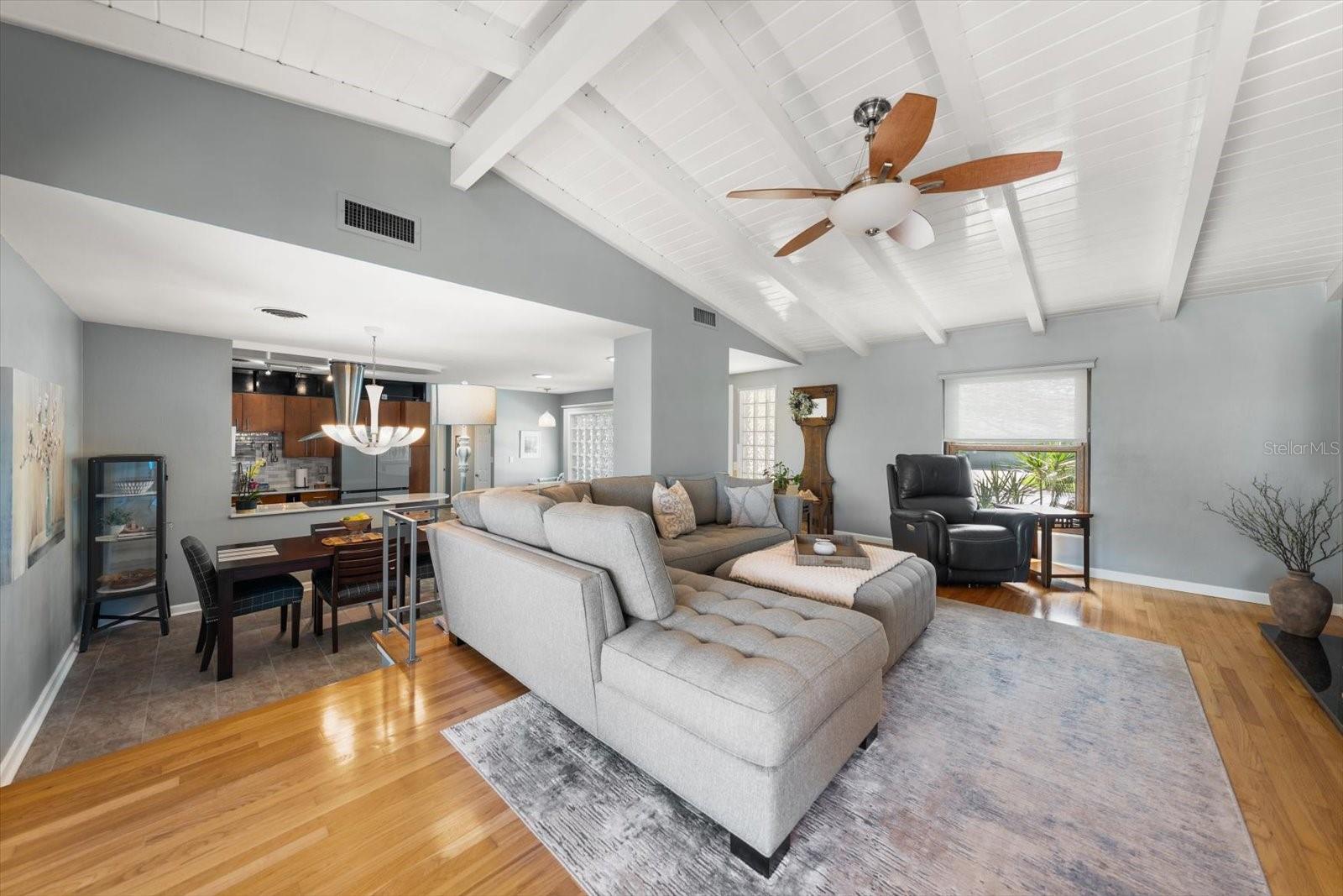 Image 9 of 57 For 210 Live Oak Lane