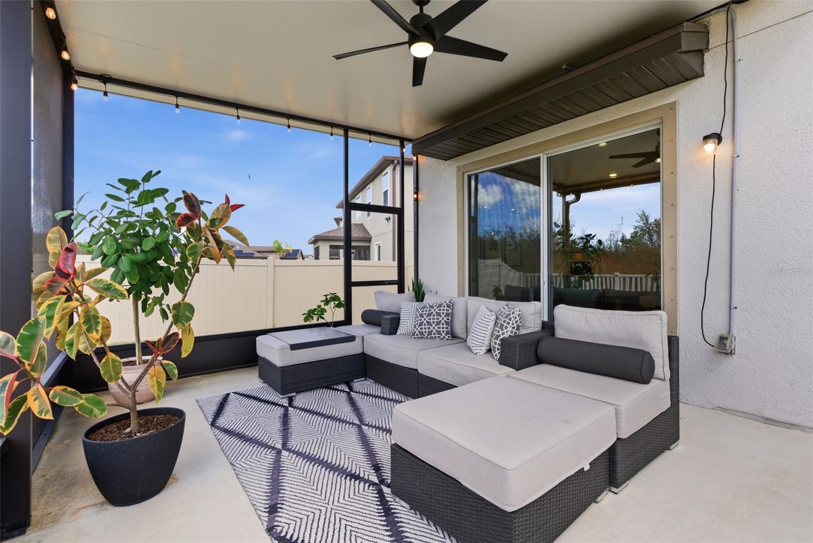 Listing photo id 16 for 13530 Palmera Vista Drive