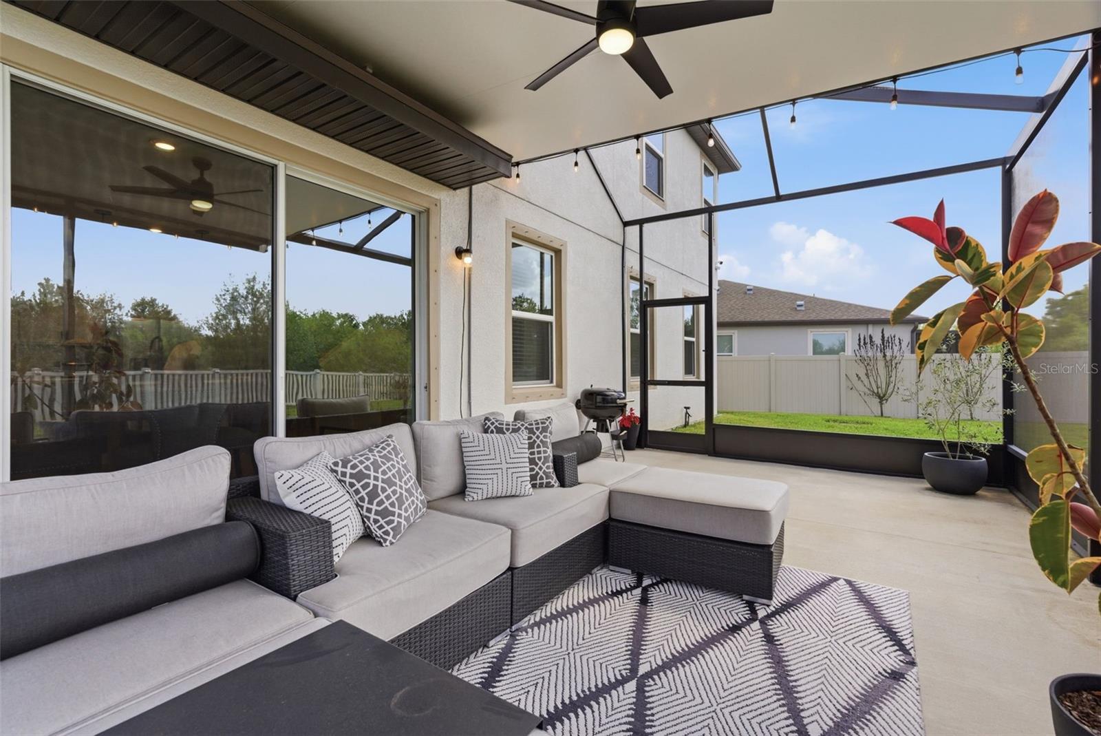 Listing photo id 17 for 13530 Palmera Vista Drive