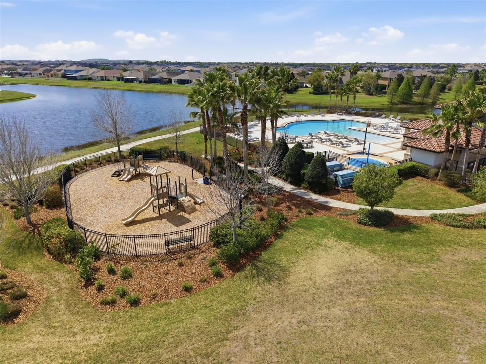 Listing photo id 46 for 13530 Palmera Vista Drive